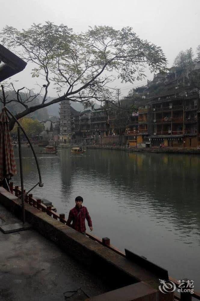 Fenghuang Waitin For You Inn Екстер'єр фото