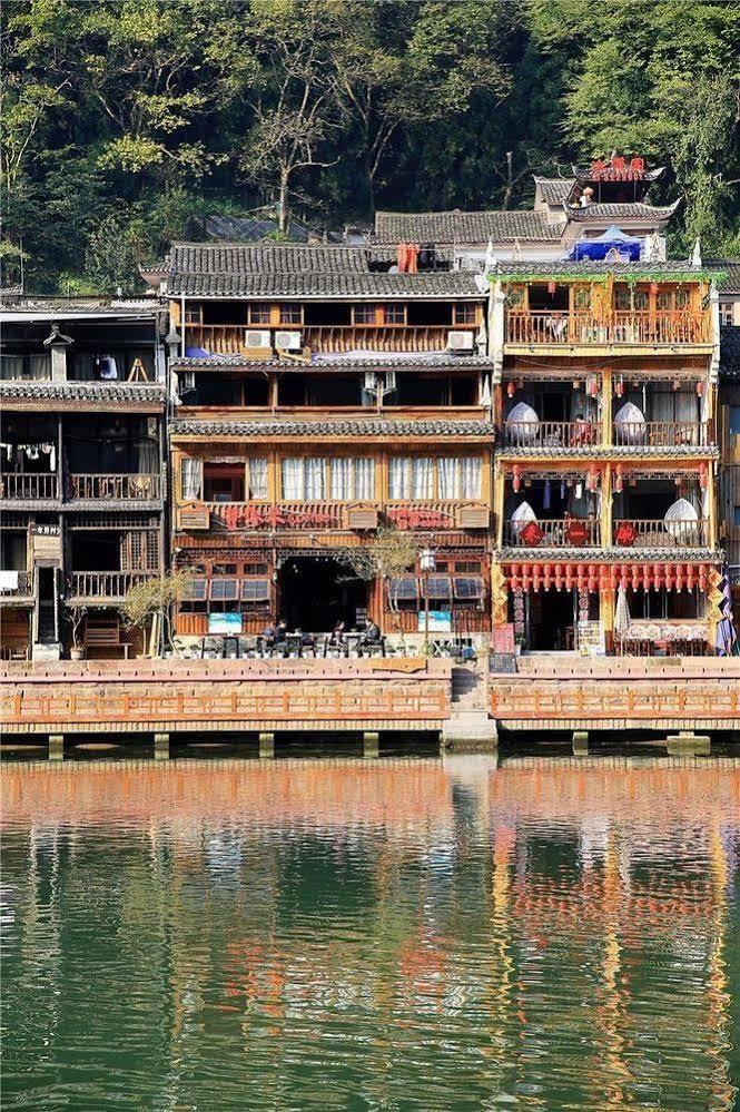 Fenghuang Waitin For You Inn Екстер'єр фото